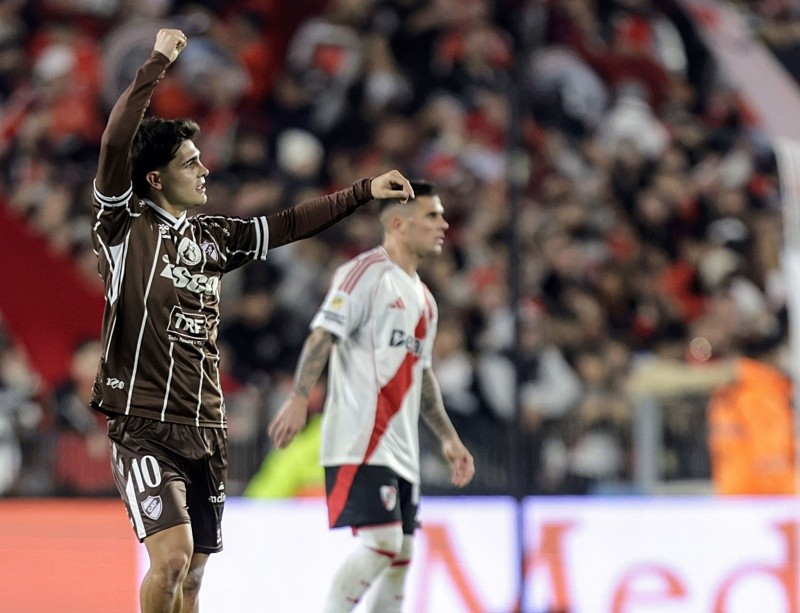 Platense sorprendió a River, a pesar de la polémica, y por penales pasó a Semis Platense sorprendió a River, a pesar de la polémica, y por penales pasó a Semis