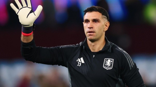 'Dibu' Martínez confirmó su futuro durante el arribo a la Selección Argentina: 