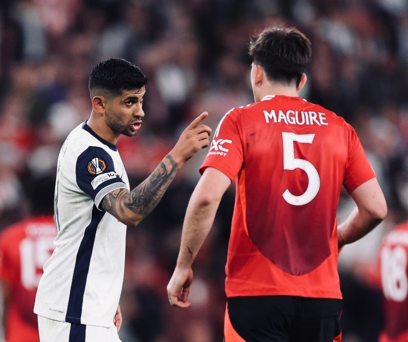 Maguire y el 'Cuti' Romero pelearon durante la final de la Europa League Maguire y el 'Cuti' Romero pelearon durante la final de la Europa League