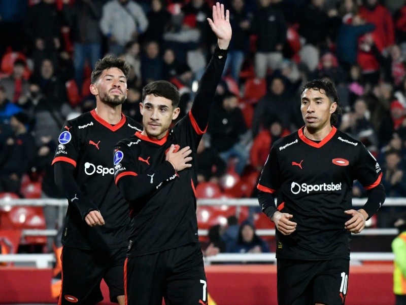 Independiente goleó 7-0 a Nacional Potosí y pasó a Octavos de la Copa Sudamericana Independiente goleó 7-0 a Nacional Potosí y pasó a Octavos de la Copa Sudamericana