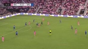 Messi encaró y, desde la boca del área, clavó un golazo para adelantar al Inter Miami contra el CF Montréal por MLS