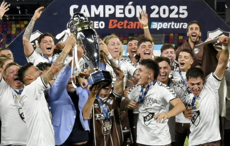 Schor, hasta las lágrimas recordando su paso por River tras campeonar en Platense Schor, hasta las lágrimas recordando su paso por River tras campeonar en Platense