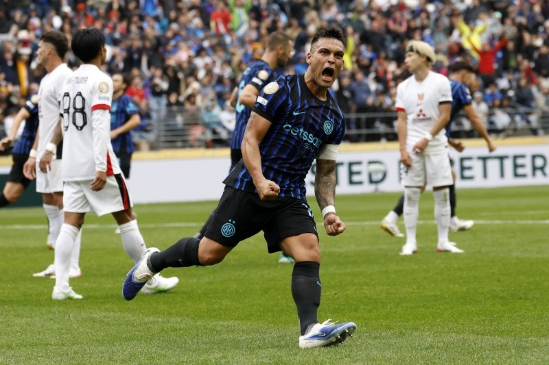Lautaro Martínez conectó de chilena un preciso centro de Nicolo Barella que concretó el empate Lautaro Martínez conectó de chilena un preciso centro de Nicolo Barella que concretó el empate