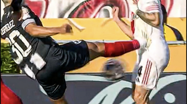 Bronca en River: La patada a Montiel que no fue revisada en el VAR