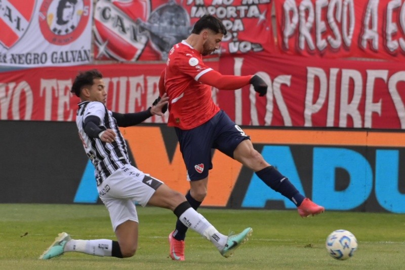 Independiente venció agónicamente 2-1 a Gimnasia de Mendoza por Copa Argentina Independiente venció agónicamente 2-1 a Gimnasia de Mendoza por Copa Argentina