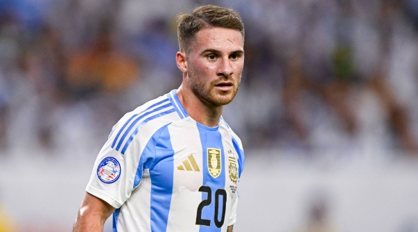 Sin Messi, Mac Allister eligió su equipo ideal para un fútbol 5