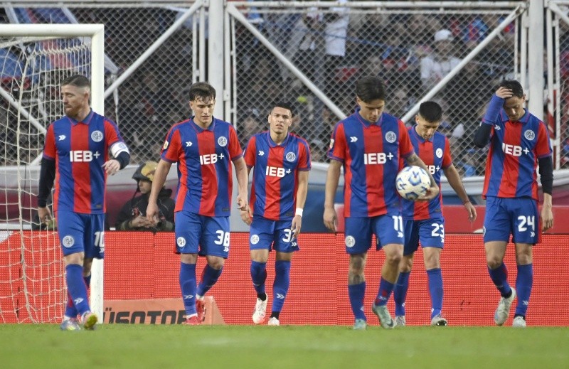 San Lorenzo de Almagro vs Club Atletico Platense. Semifinal. Torneo Apertura. Liga Profesio nal Argentina. San Lorenzo de Almagro vs Club Atletico Platense. Semifinal. Torneo Apertura. Liga Profesio nal Argentina.