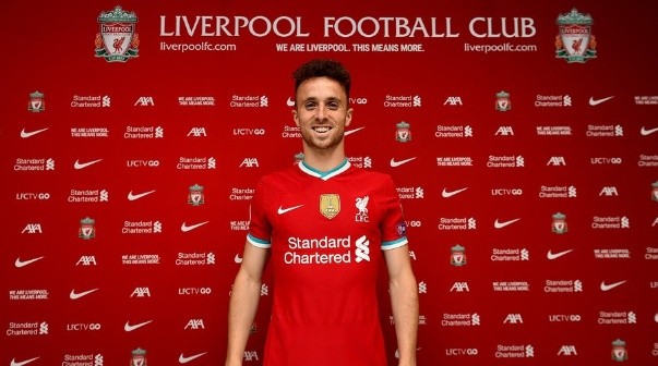 Como Liverpool, los otros equipos que retiraron una dorsal por un jugador