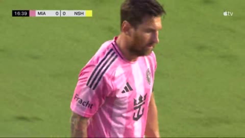 El capitán la puso en el primer palo, a ras del suelo, y gritó su gol
