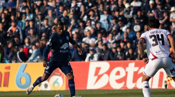 Newell's remontó agónicamente y venció a Independiente Rivadavia en su debut del Clausura