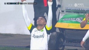 Delgado aprovechó un rebote dentro del área y puso el 1-0 para el Halcón ante el Tiburón.