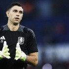 La fuerte competencia que tiene el Dibu Martínez para llegar al Manchester United