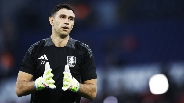 La respuesta final de Aston Villa a la oferta del Manchester United por Dibu Martínez