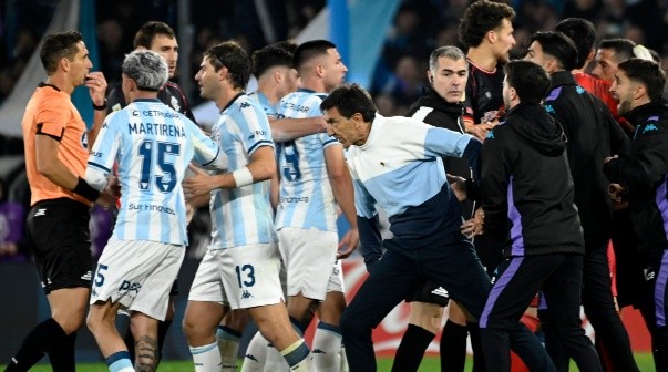 Se conoció la sanción de AFA para Costas por su expulsión en Racing-Barracas