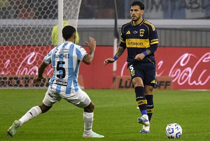 Gustavo Costas, contundente sobre el regreso de Paredes a Boca