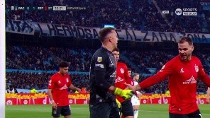 El arquero uruguayo evitó el empate de la Academia