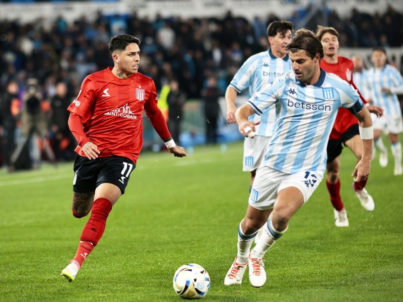 Estudiantes cortó la sequía de la fecha 3 y dio el golpe ante Racing Estudiantes cortó la sequía de la fecha 3 y dio el golpe ante Racing