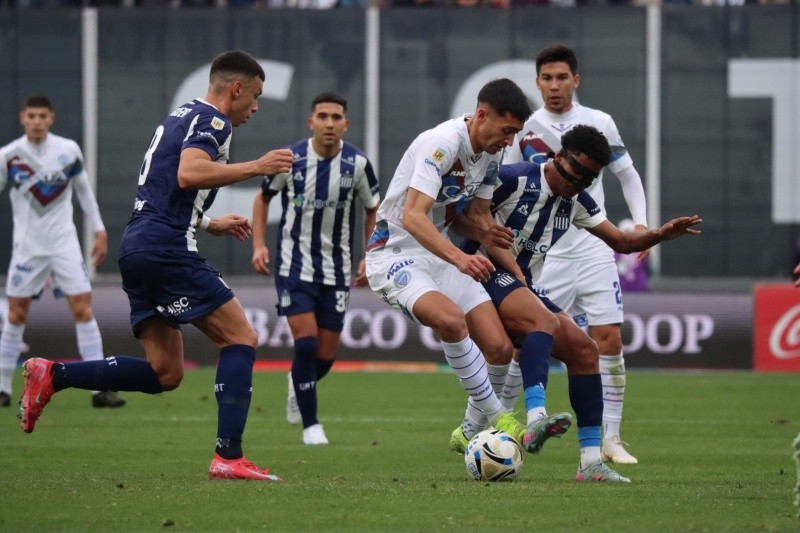 Talleres, con uno menos, y Godoy Cruz empataron sin goles en Córdoba Talleres, con uno menos, y Godoy Cruz empataron sin goles en Córdoba