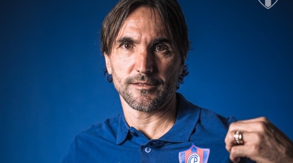 Diego Martínez le ganó a Ramón Díaz el Superclásico paraguayo entre Cerro Porteño y Olimpia