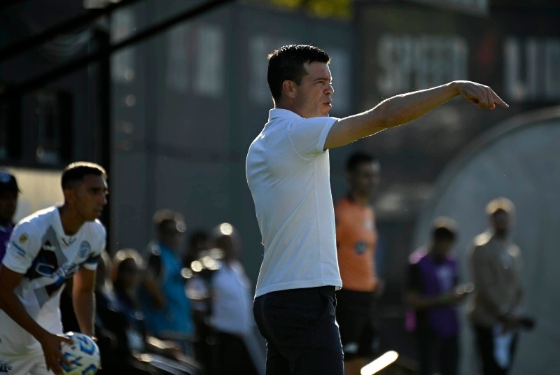 Esteban Solari dejó de ser el técnico de Godoy Cruz tras la derrota ante Gimnasia