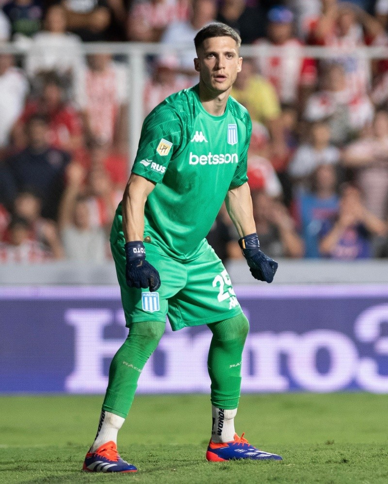El dardo de Cambeses, arquero de Racing, tras ser figura ante Boca El dardo de Cambeses, arquero de Racing, tras ser figura ante Boca