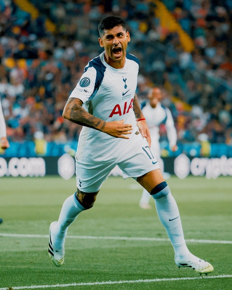 Cristian Romero conectó de cabeza el notable centro desde un tiro libre lejano de Pedro Porro, estirando la ventaja de Tottenham. 