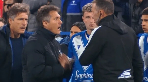 El fuerte enojo de Guillermo Barros Schelotto al cuarto árbitro: 