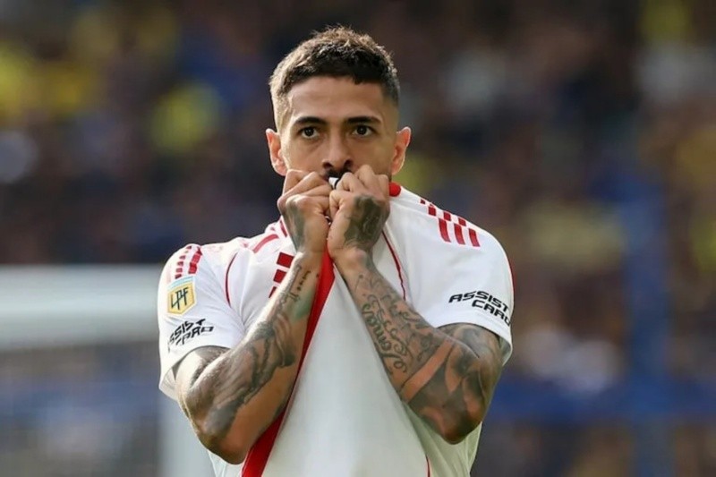 Lanzini recordó a River tras ganar la Supercopa Argentina con Vélez Lanzini recordó a River tras ganar la Supercopa Argentina con Vélez