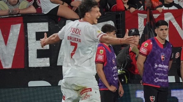 Con polémica, Barracas Central dio el golpe ante Newell's en Rosario