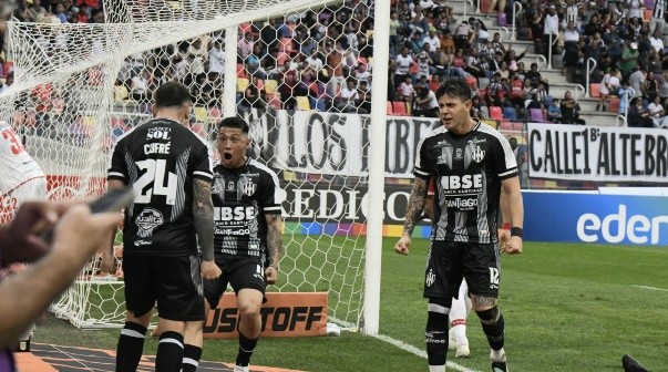 Con una ráfaga de goles, Central Córdoba venció a Estudiantes en Santiago del Estero