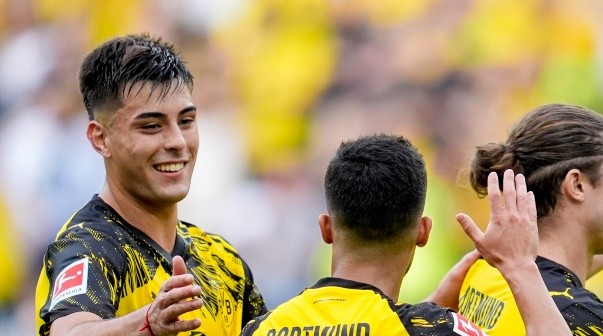 Tras su debut, la decisión del Borussia Dortmund con Anselmino