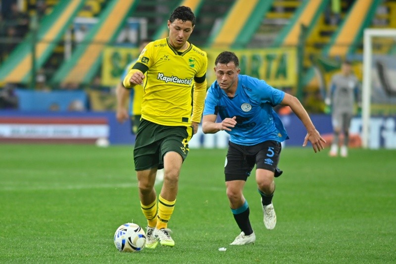 Defensa y Justicia venció 2-1 a Belgrano tras un partidazo en Varela Defensa y Justicia venció 2-1 a Belgrano tras un partidazo en Varela