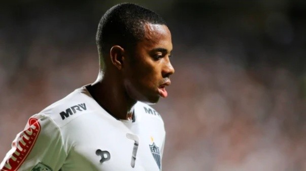 Desde la cárcel, Robinho arrancó su carrera como DT en un inesperado equipo