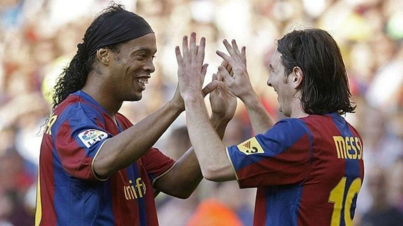 Mientras Messi hizo 69 goles de tiro libre, esta es la amplia diferencia con Ronaldinho Mientras Messi hizo 69 goles de tiro libre, esta es la amplia diferencia con Ronaldinho
