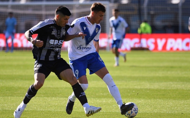 Vélez y Central Córdoba se disputaron la Supercopa Argentina en el Gigante de Arroyito Vélez y Central Córdoba se disputaron la Supercopa Argentina en el Gigante de Arroyito