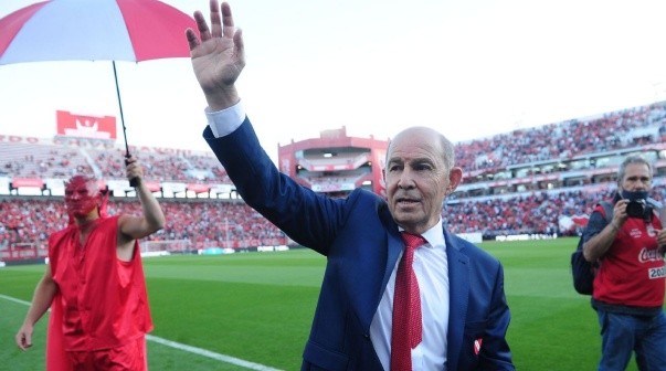 Bochini le tiró un palito a Racing antes de la vuelta: 