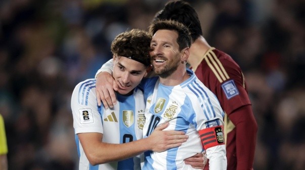 Lionel Messi y Julian ALvarez. Argentina vs Venezuela. Eliminatorias Mundial USA 2026