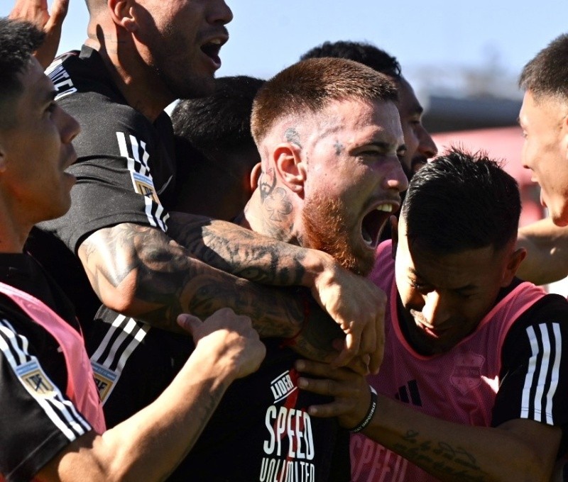  Triunfazo de Deportivo Riestra ante Central Córdoba para ser único líder