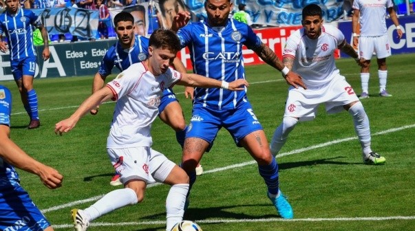 Godoy Cruz y Barracas empataron sin goles