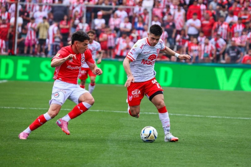 Con polémica, Instituto superó a Argentinos y volvió al triunfo tras seis partidos Con polémica, Instituto superó a Argentinos y volvió al triunfo tras seis partidos