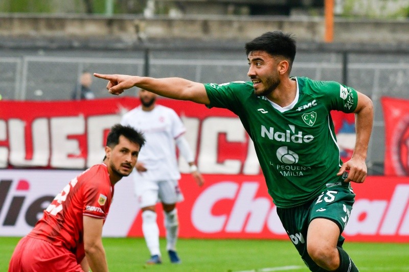 Sarmiento se llevó un triunfazo y detronó a Barracas Central en su casa