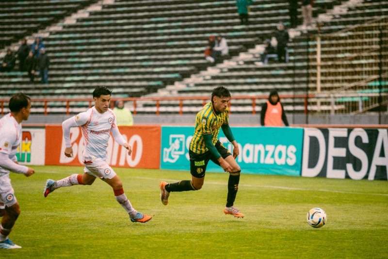 Con un polémico gol, Argentinos ganó en su visita a Aldosivi y se prendió en los Playoffs Con un polémico gol, Argentinos ganó en su visita a Aldosivi y se prendió en los Playoffs