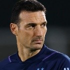 Scaloni cruzó a un citado en la Selección: 