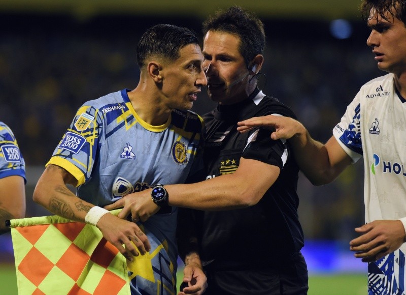 Di María, caliente tras su segundo penal consecutivo en Rosario Central