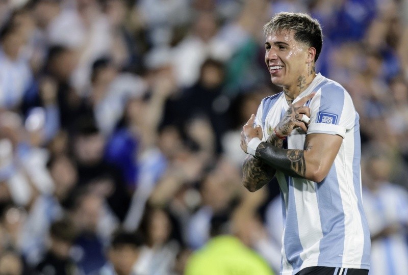 Enzo Fernández quedó desafectado de la Selección Argentina por una sinovitis
