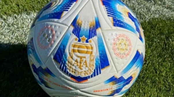 Bombazo en un club de la Liga Profesional: habían echado al DT, pero al final sigue