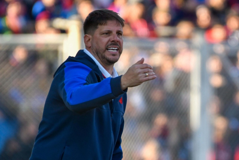 Necaxa tiene en carpeta a Damián Ayude para reemplazar a Fernando Gago