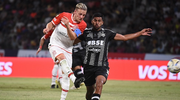 Se confirmó el primer semifinalista del Clausura entre Central Córdoba y Estudiantes