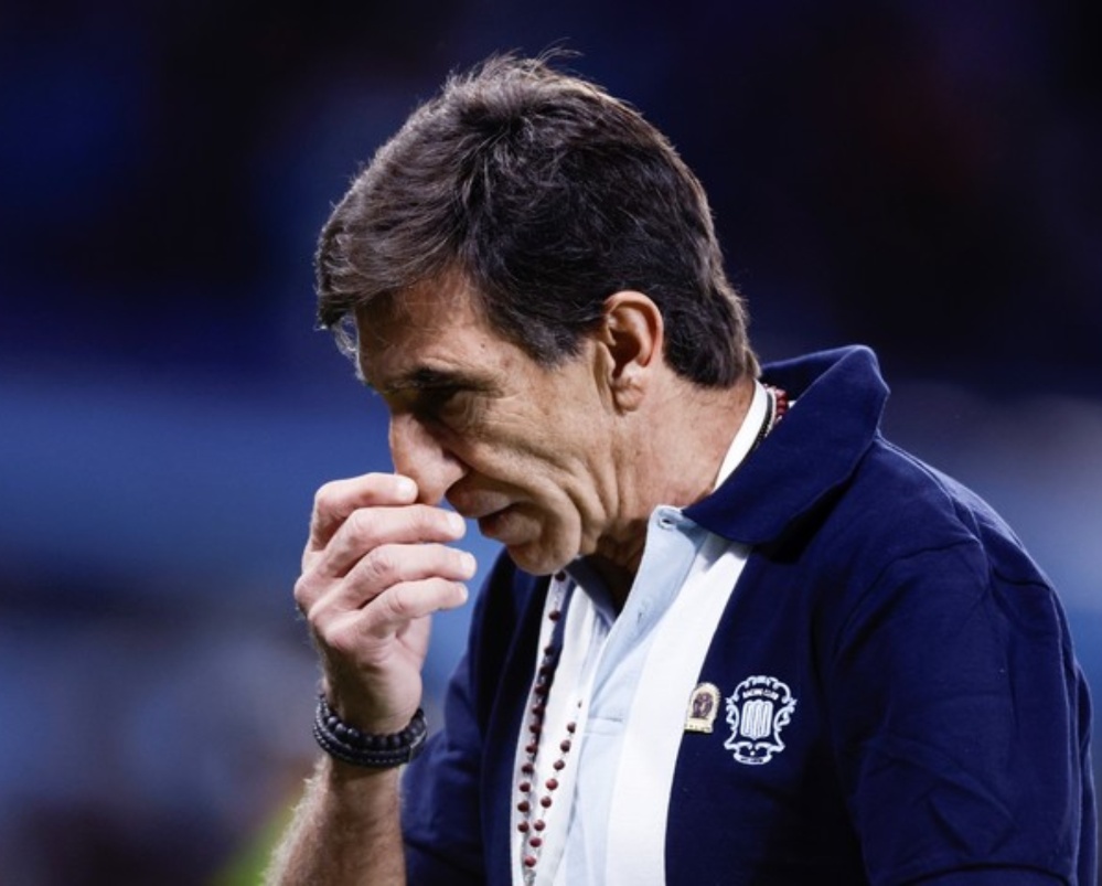 Gustavo Costas recibió una durísima noticia antes del Clásico