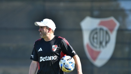 Tras contratar a Otamendi, River avanza por otro campeón del mundo
